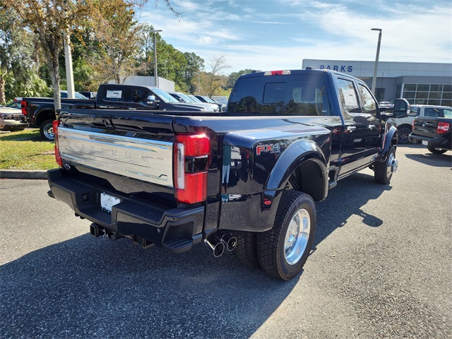 2025 Ford F-450 Platinum photo 3