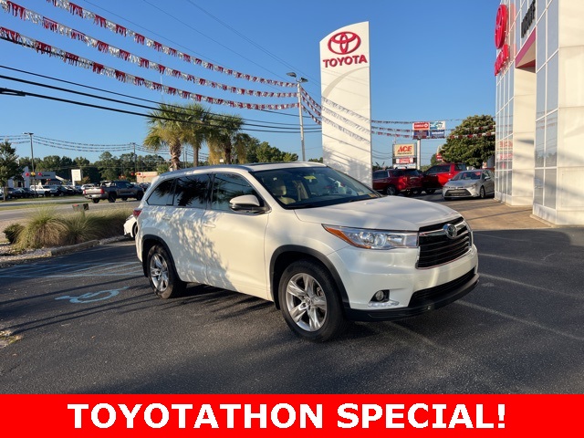 2016 Toyota Highlander Limited Platinum's photo