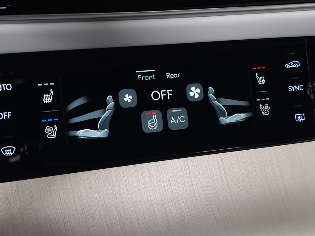 2026 Genesis GV70 2.5T Advanced photo 25