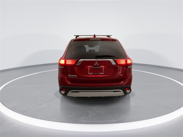 2020 Mitsubishi Outlander SE photo 2