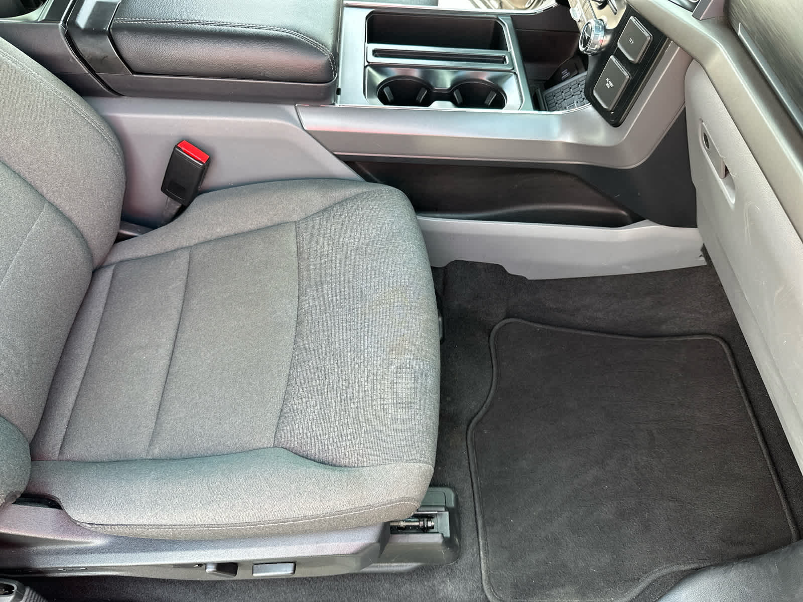 2024 Ford F-150 XLT photo 24