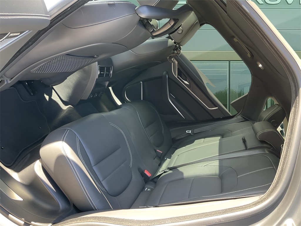 2025 Jaguar F-PACE P250 R-Dynamic S photo 18