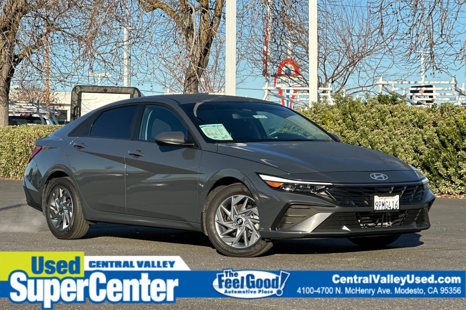 2025 Hyundai Elantra Base's photo