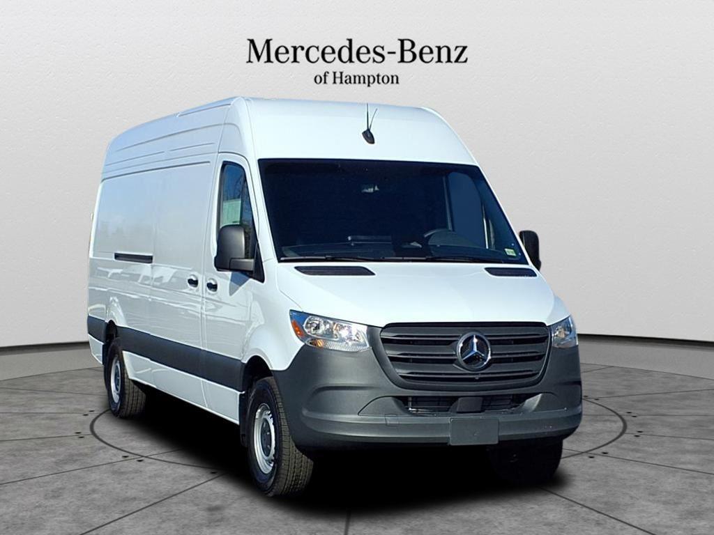 2025 Mercedes-Benz Sprinter Cargo Van Base's photo
