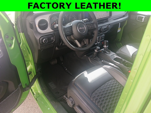 2025 Jeep Wrangler Sport S photo 28