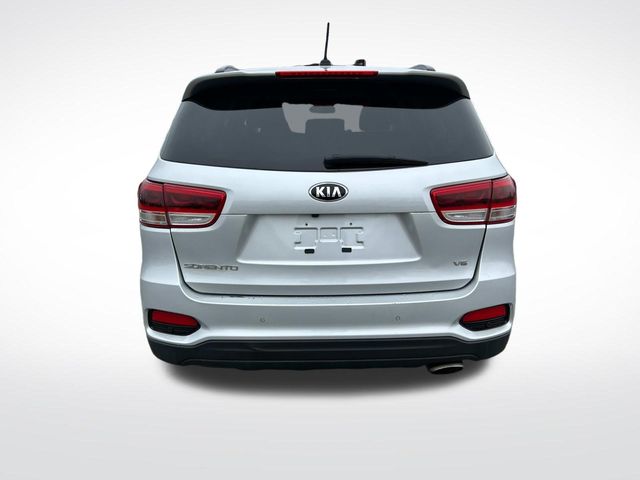 2019 Kia Sorento S photo 3