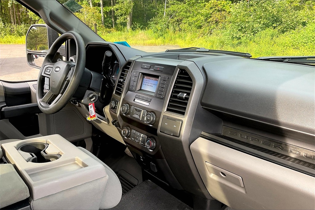 2022 Ford F-350 XL photo 14