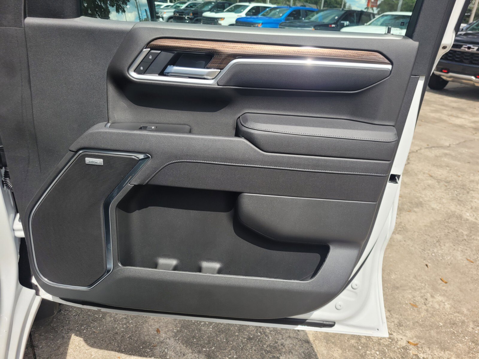 2025 Chevrolet Silverado 1500 RST photo 14