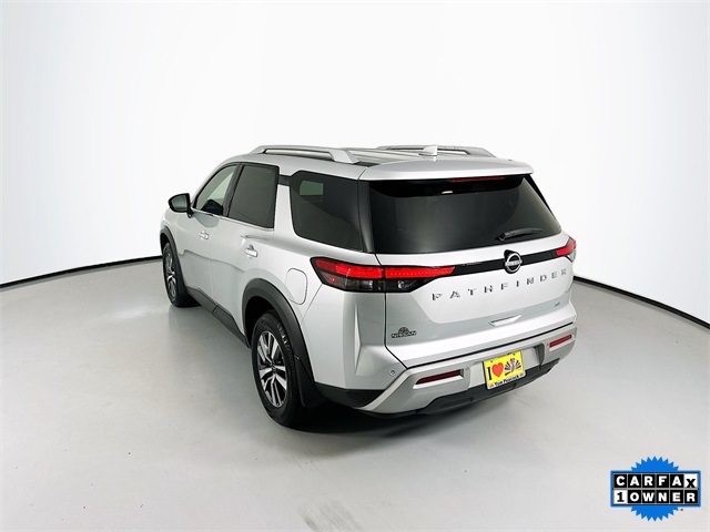 2024 Nissan Pathfinder SL photo 4