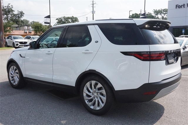2024 Land Rover Discovery S photo 22