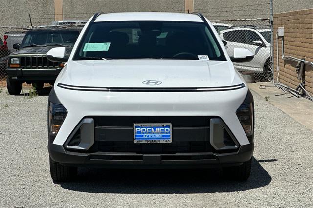2025 Hyundai Kona SEL photo 2