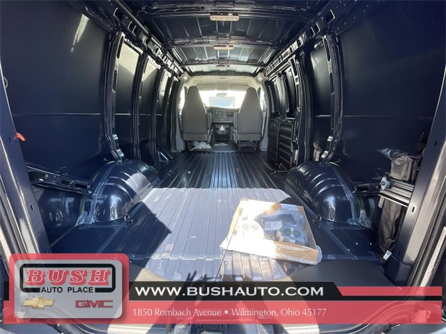 2025 Chevrolet Express Cargo 3500 photo 22