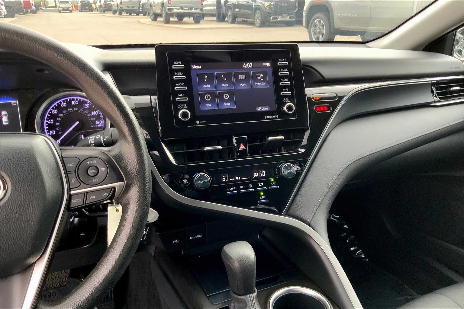 2022 Toyota Camry LE photo 6