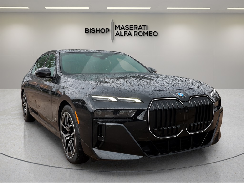 2025 BMW 7 Series 740i's photo