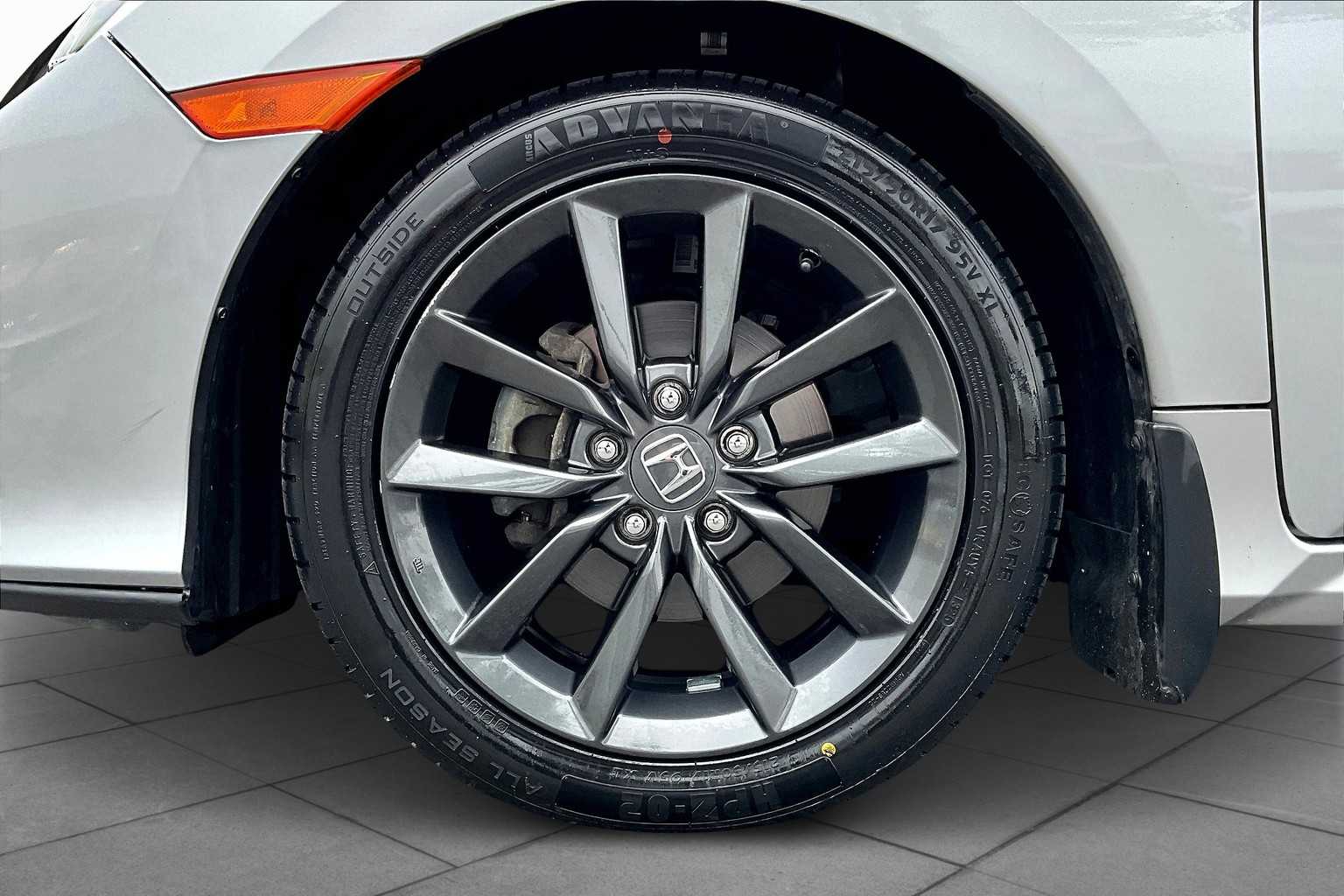 2021 Honda Civic Hatchback EX photo 10