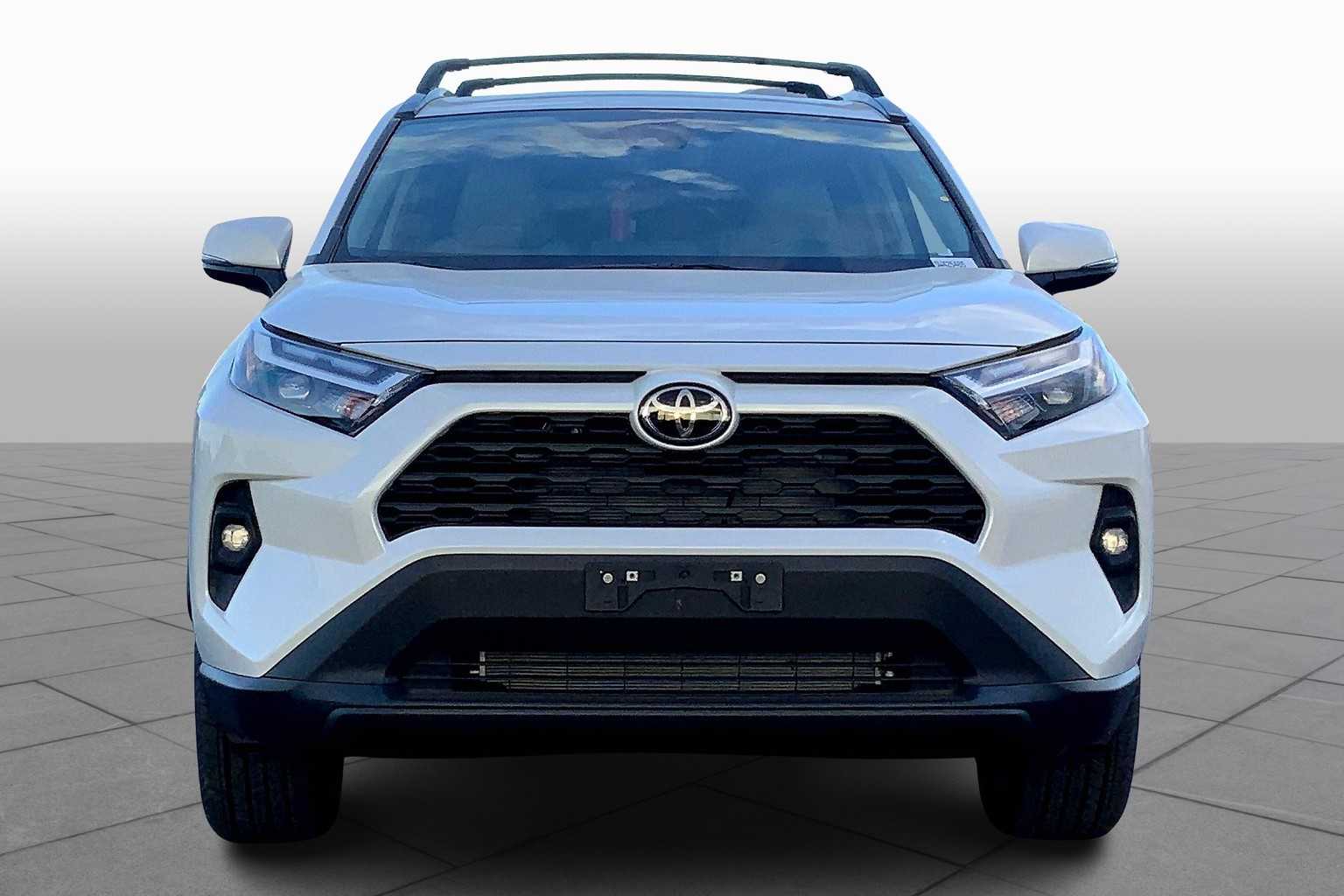 2025 Toyota RAV4 XLE Premium photo 2