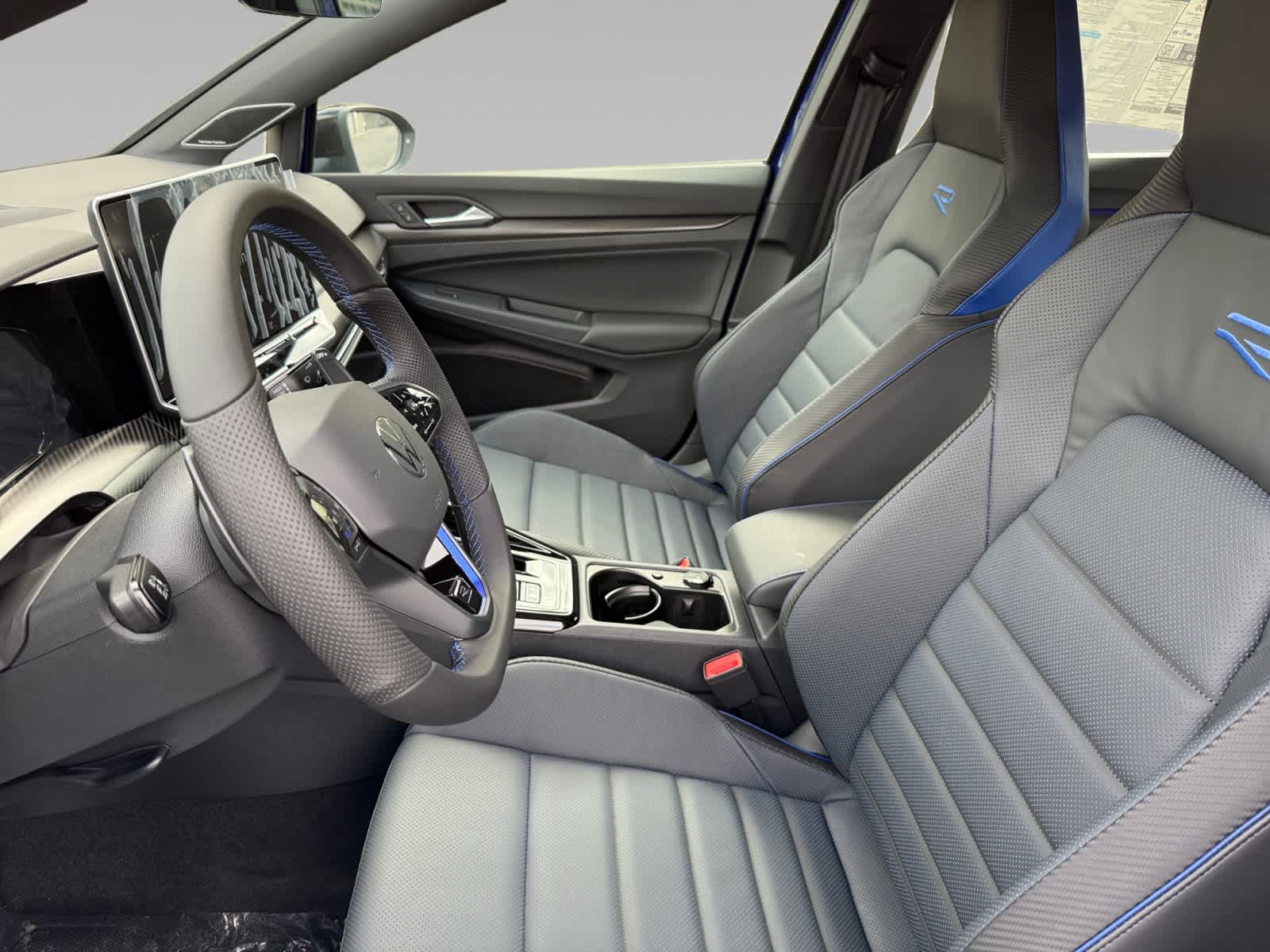 2025 Volkswagen Golf R photo 9