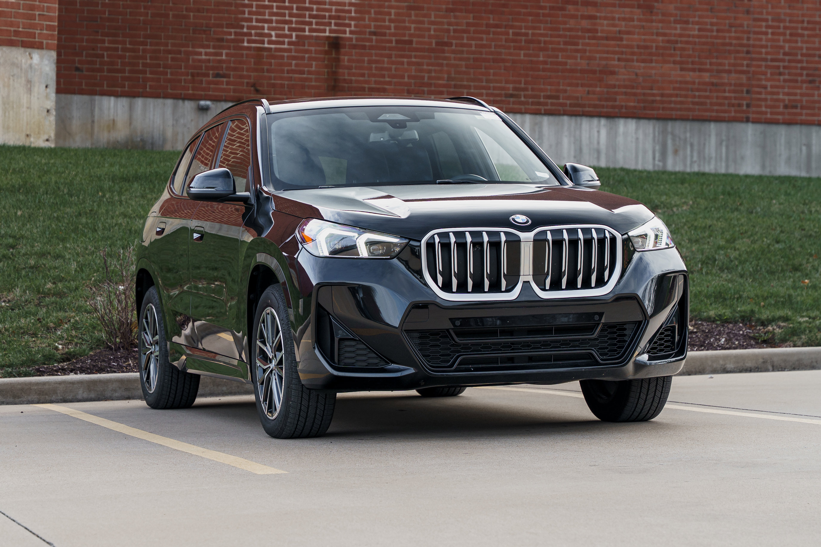 2025 BMW X1 28i's photo