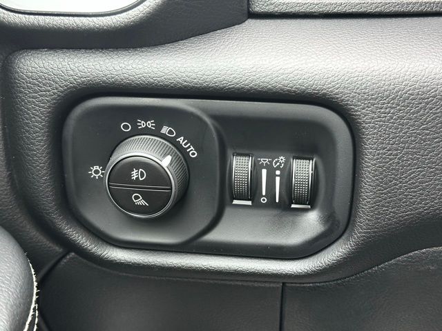 2026 Ram 3500 Laramie photo 17