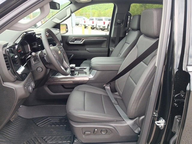 2026 Chevrolet Silverado 1500 LTZ photo 2