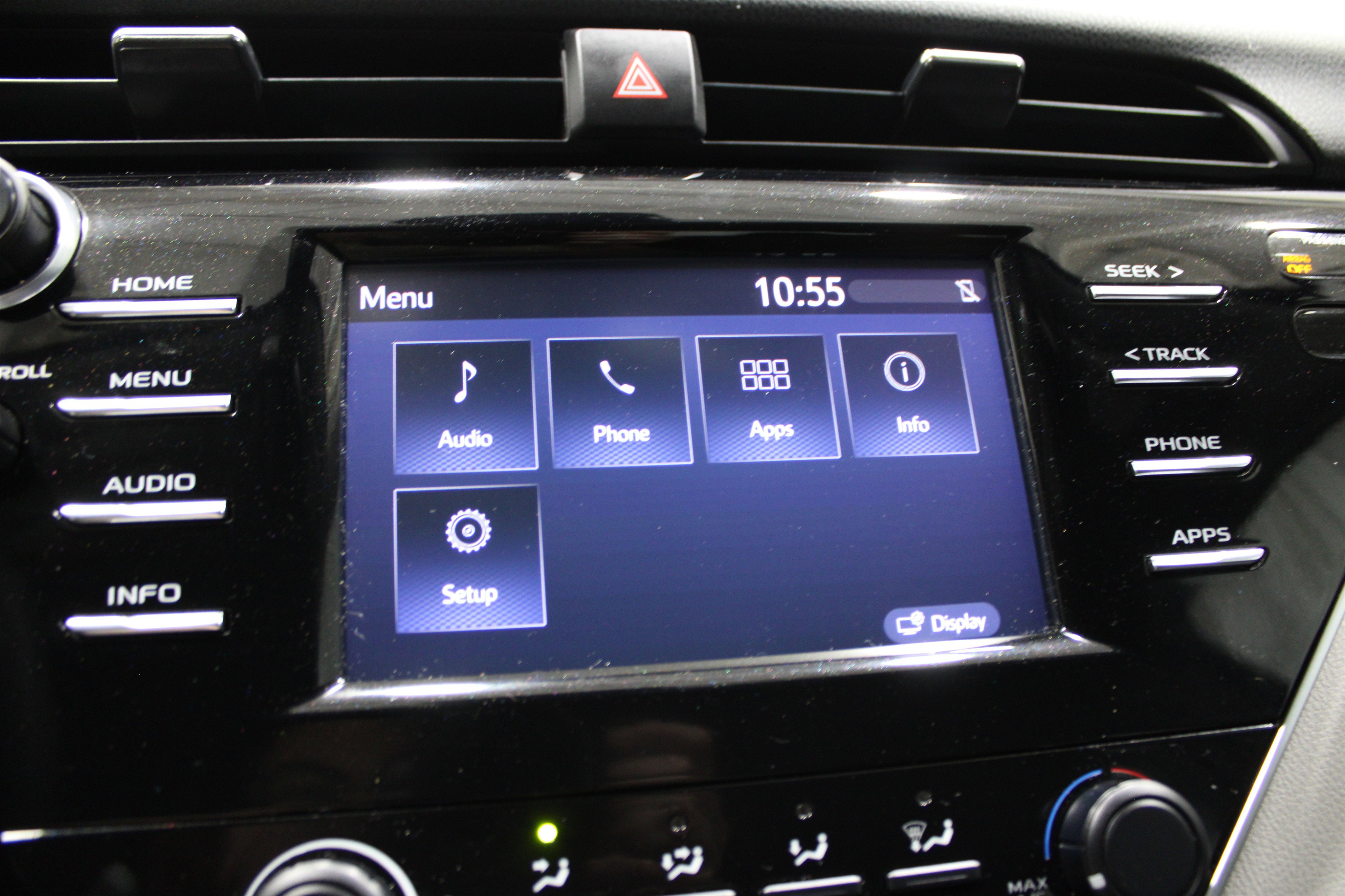 2018 Toyota Camry LE photo 6