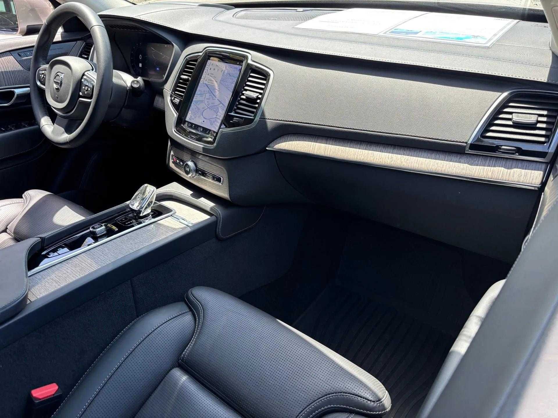 2023 Volvo XC90 Ultimate photo 2