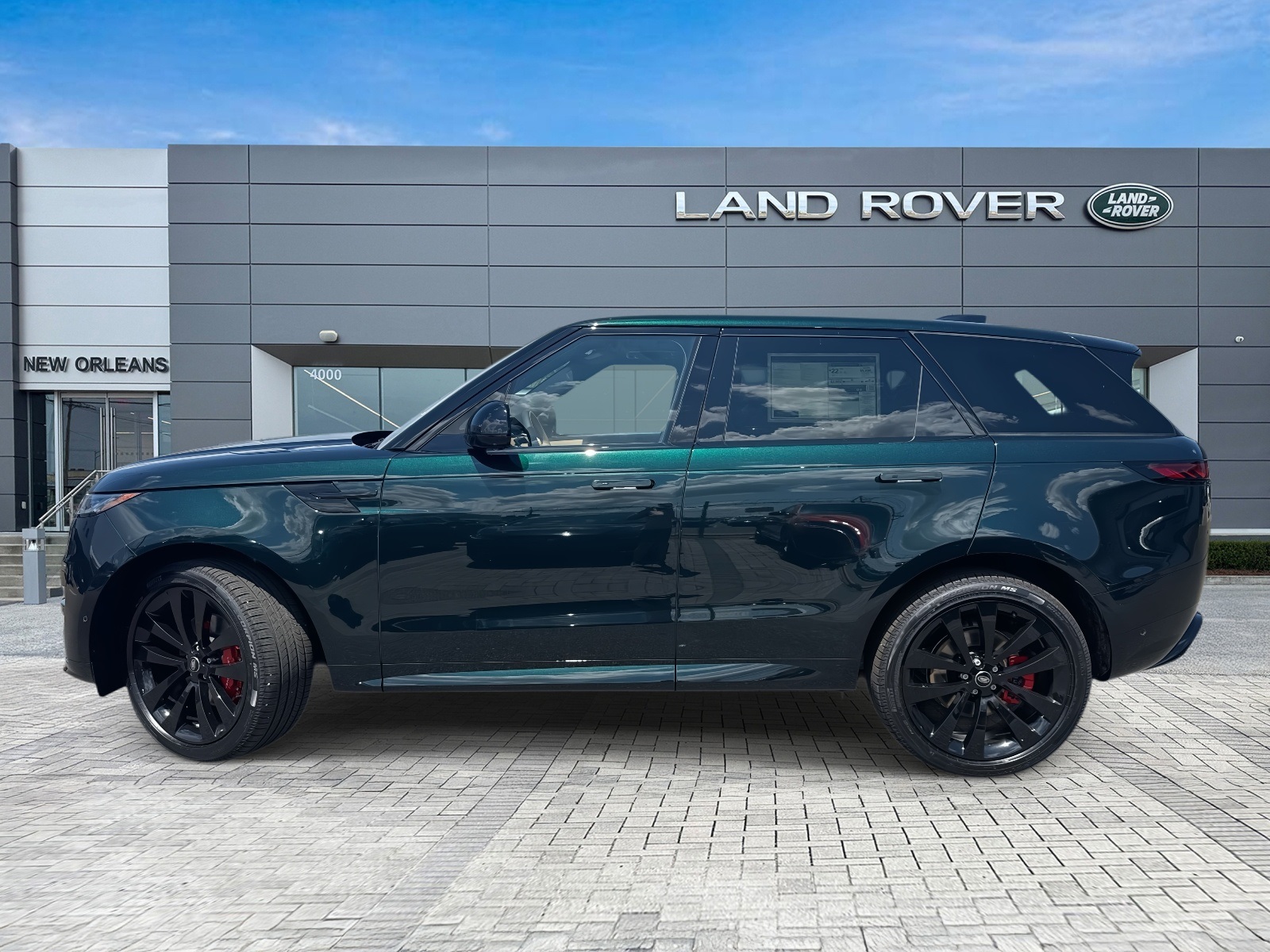 2025 Land Rover Range Rover Sport SE photo 2