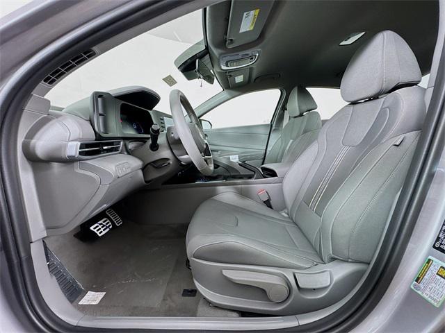 2025 Hyundai Elantra SEL Sport photo 26