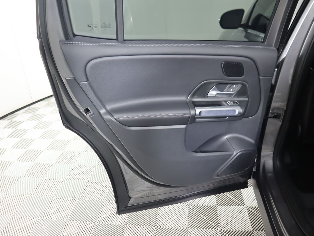 2026 Mercedes Benz GLB 250 photo 26