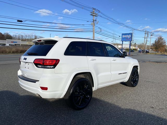 2021 Jeep Grand Cherokee Laredo X photo 3