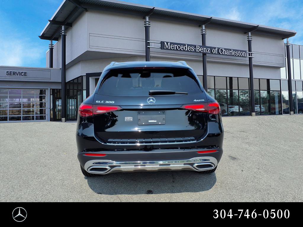2025 Mercedes Benz GLC 300 4MATIC photo 4