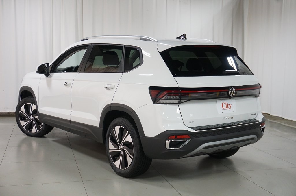 2025 Volkswagen Taos SE photo 6
