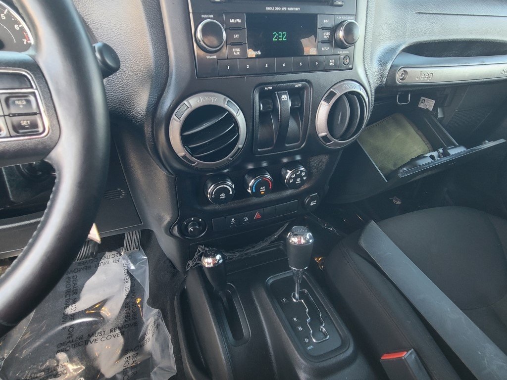 2015 Jeep Wrangler Sport photo 7