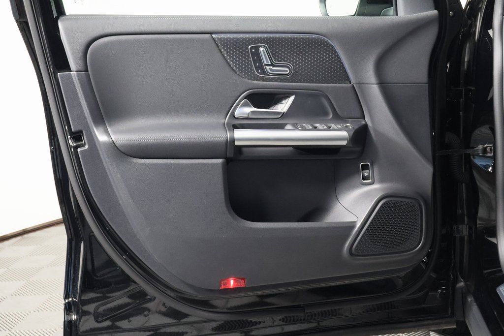 2025 Mercedes Benz GLA 250 photo 7