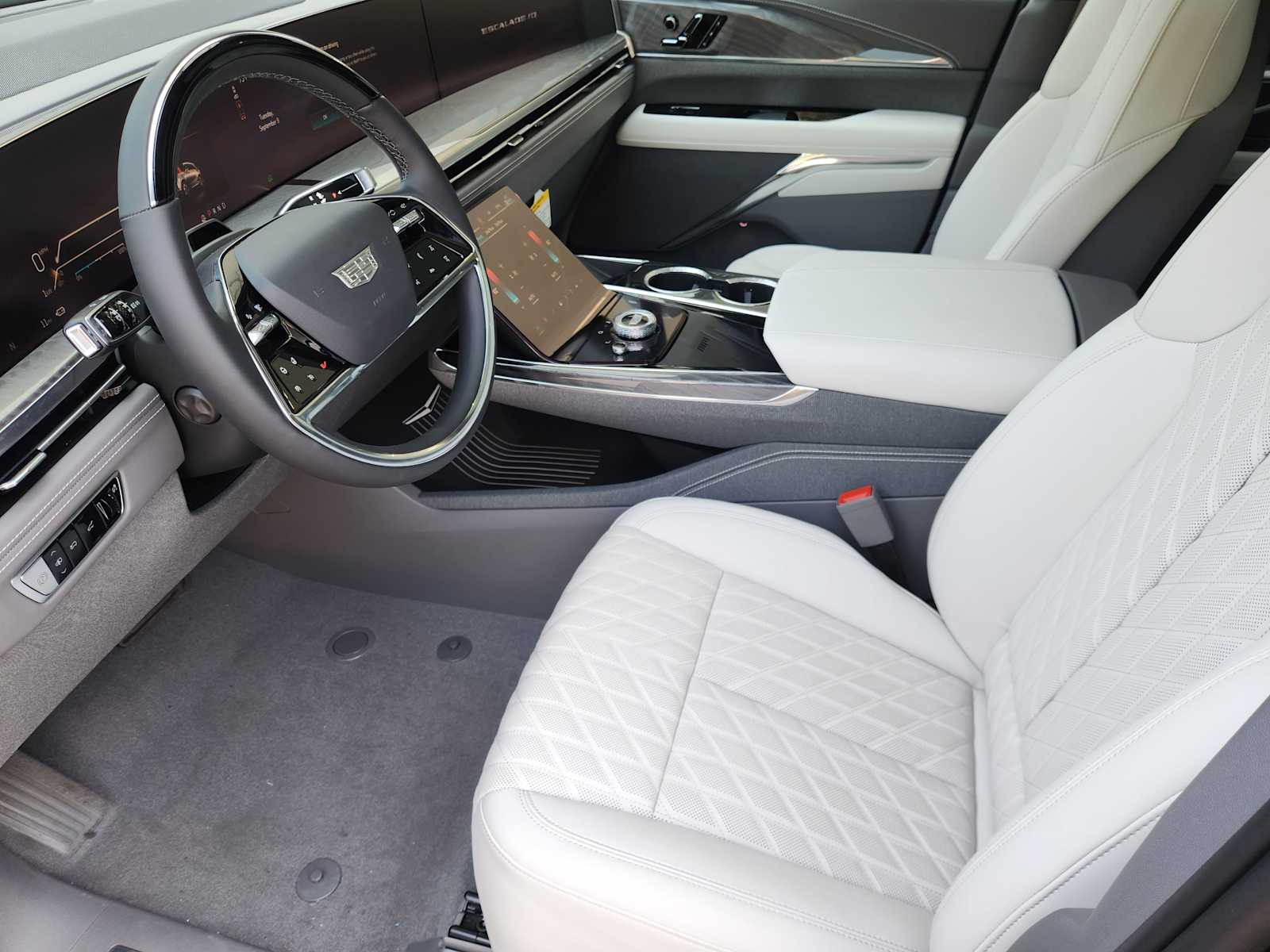 2025 Cadillac Escalade IQ Luxury photo 7