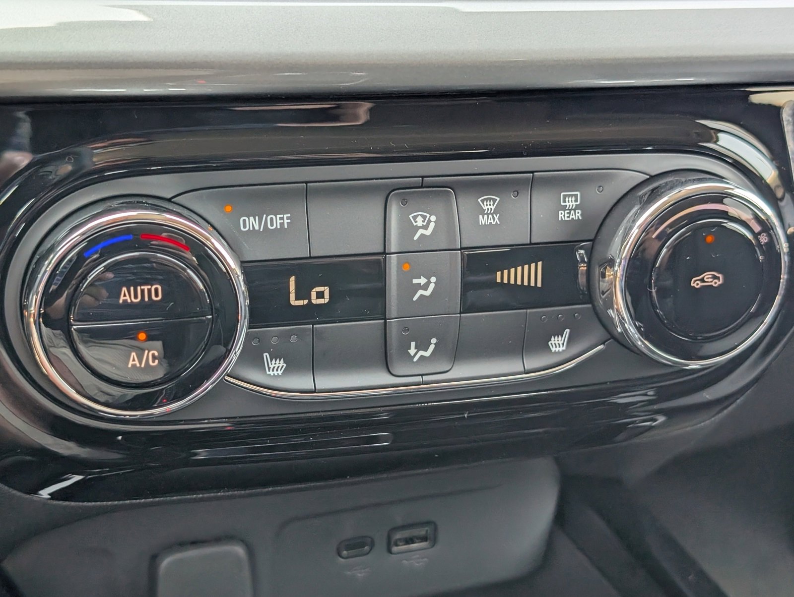 2026 Chevrolet Trax LT photo 15