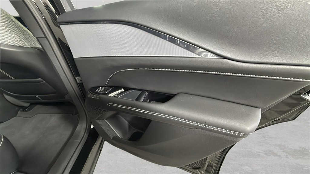 2024 Cadillac Lyriq Tech photo 34