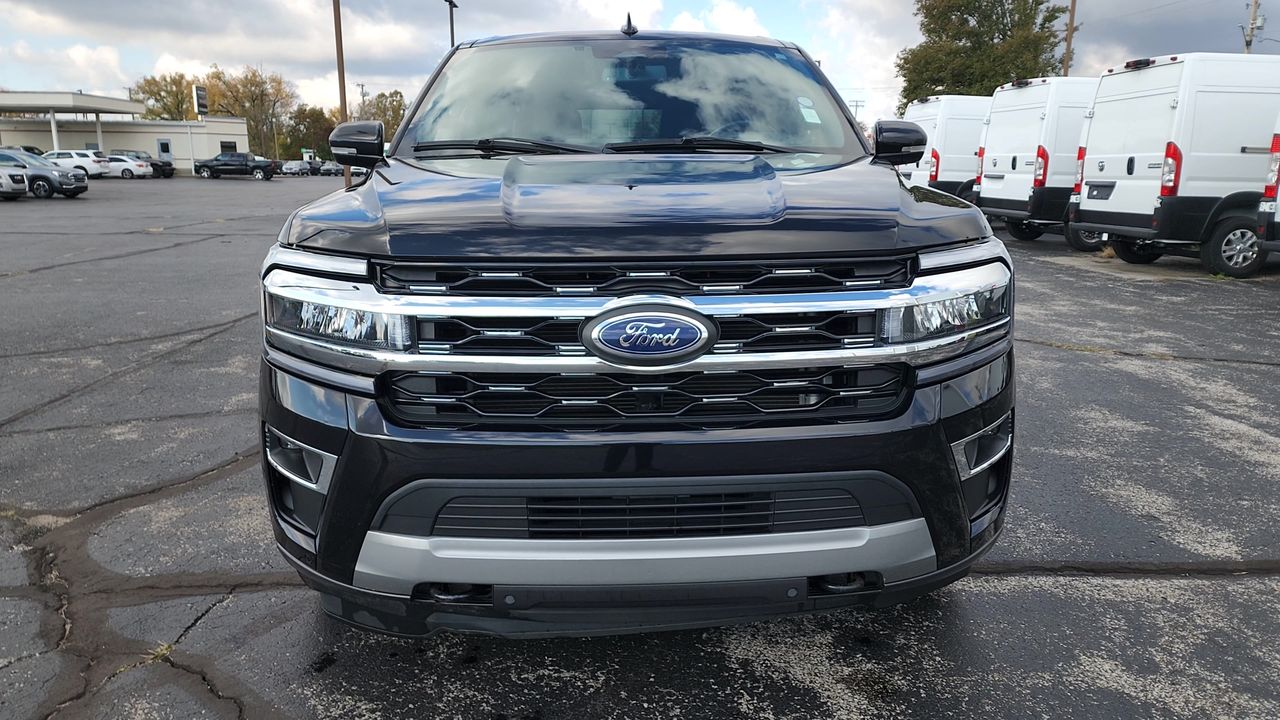 2022 Ford Expedition MAX Limited photo 3