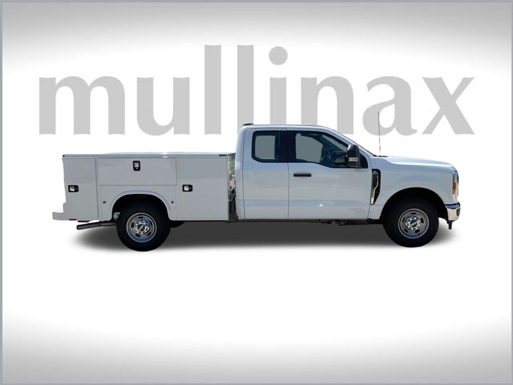 2025 Ford F-250 XL photo 2