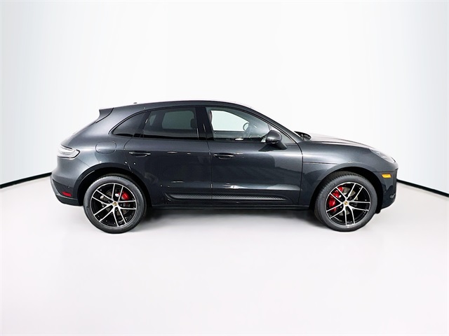 2026 Porsche Macan S photo 8