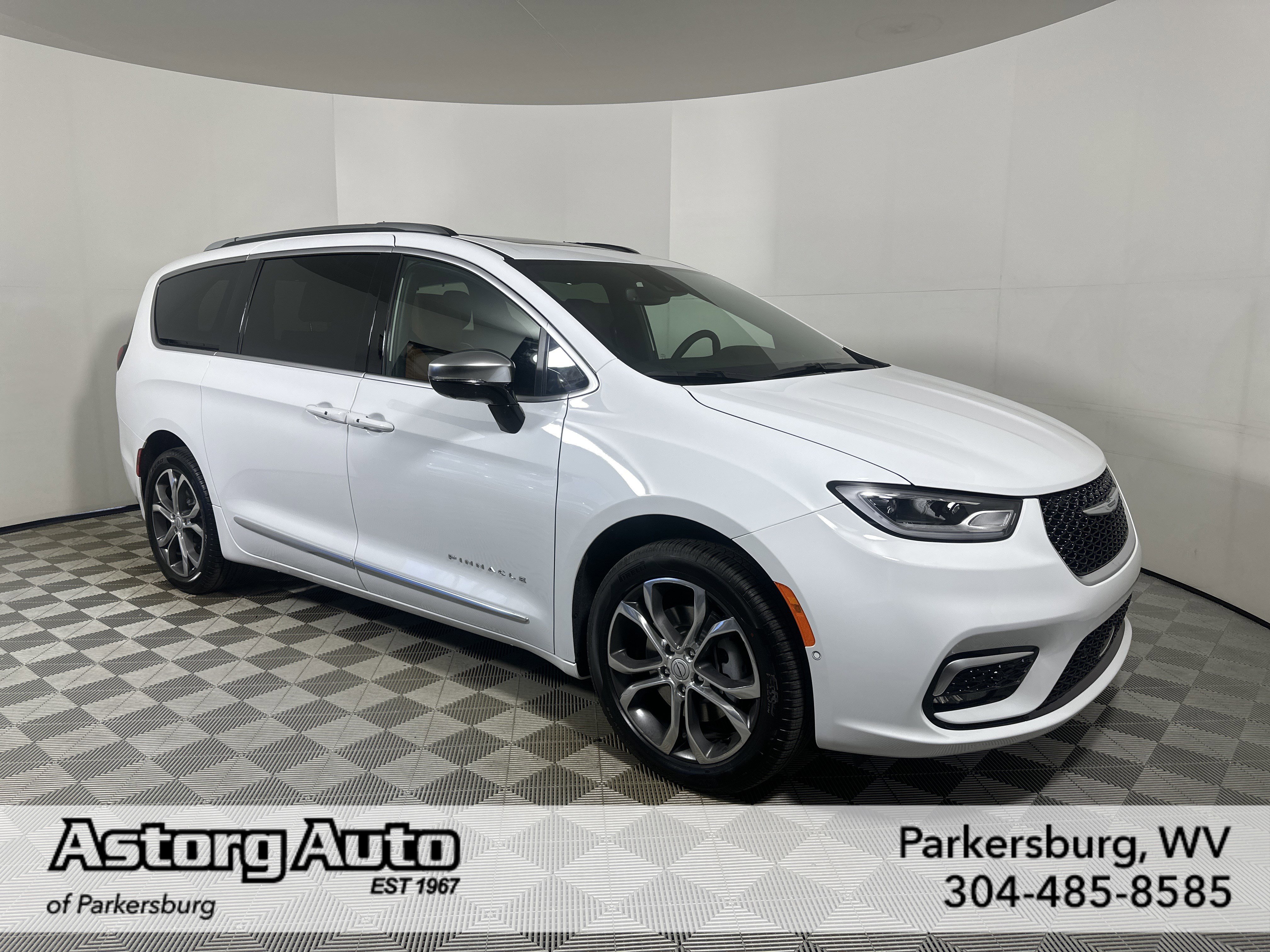 2026 Chrysler Pacifica Pinnacle's photo