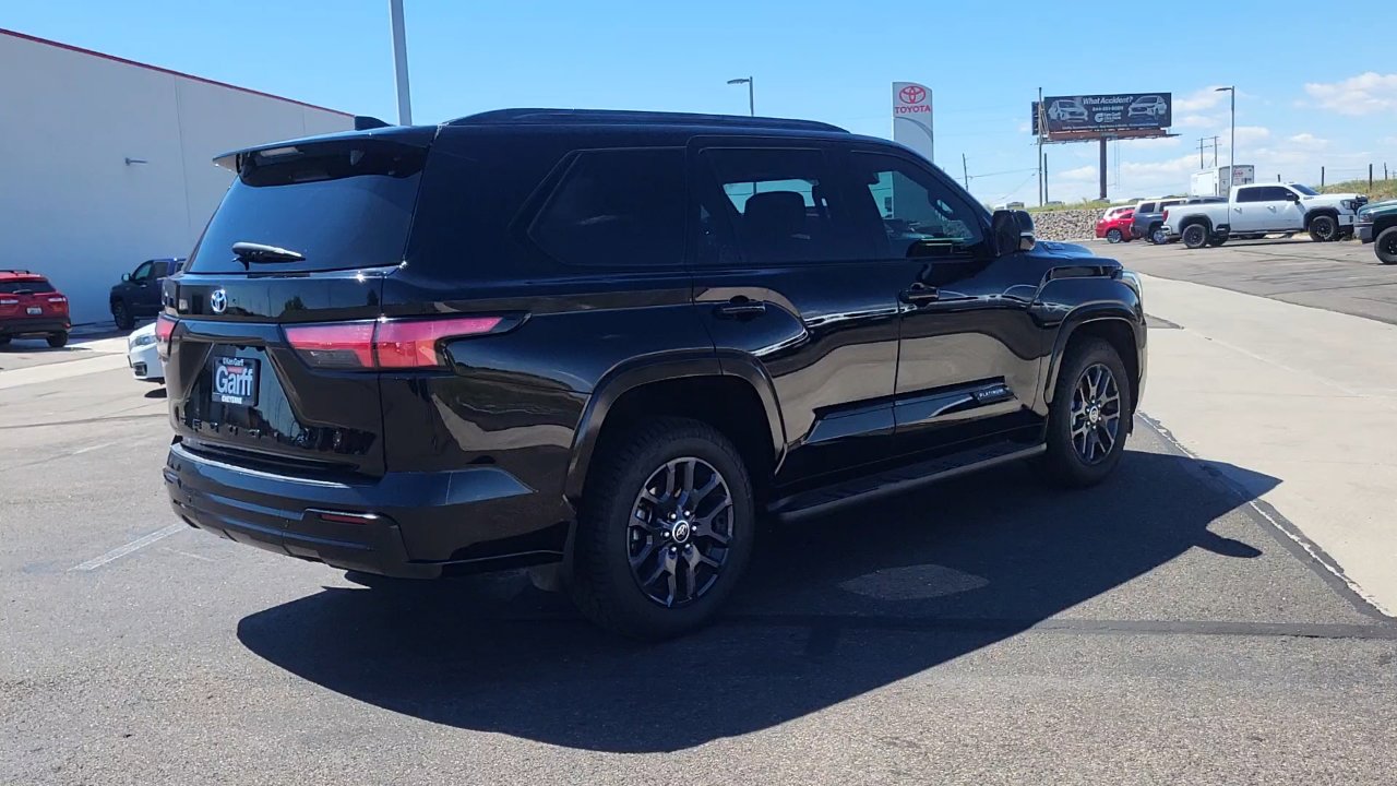 2023 Toyota Sequoia Platinum photo 4