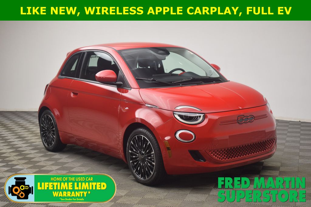 2024 FIAT 500e Base