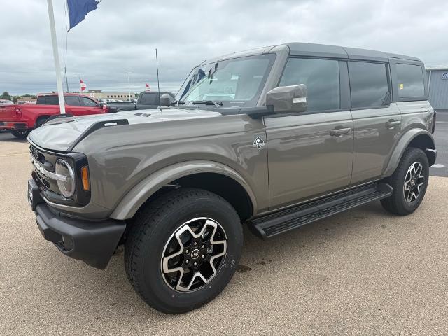2025 Ford Bronco Outer Banks photo 6