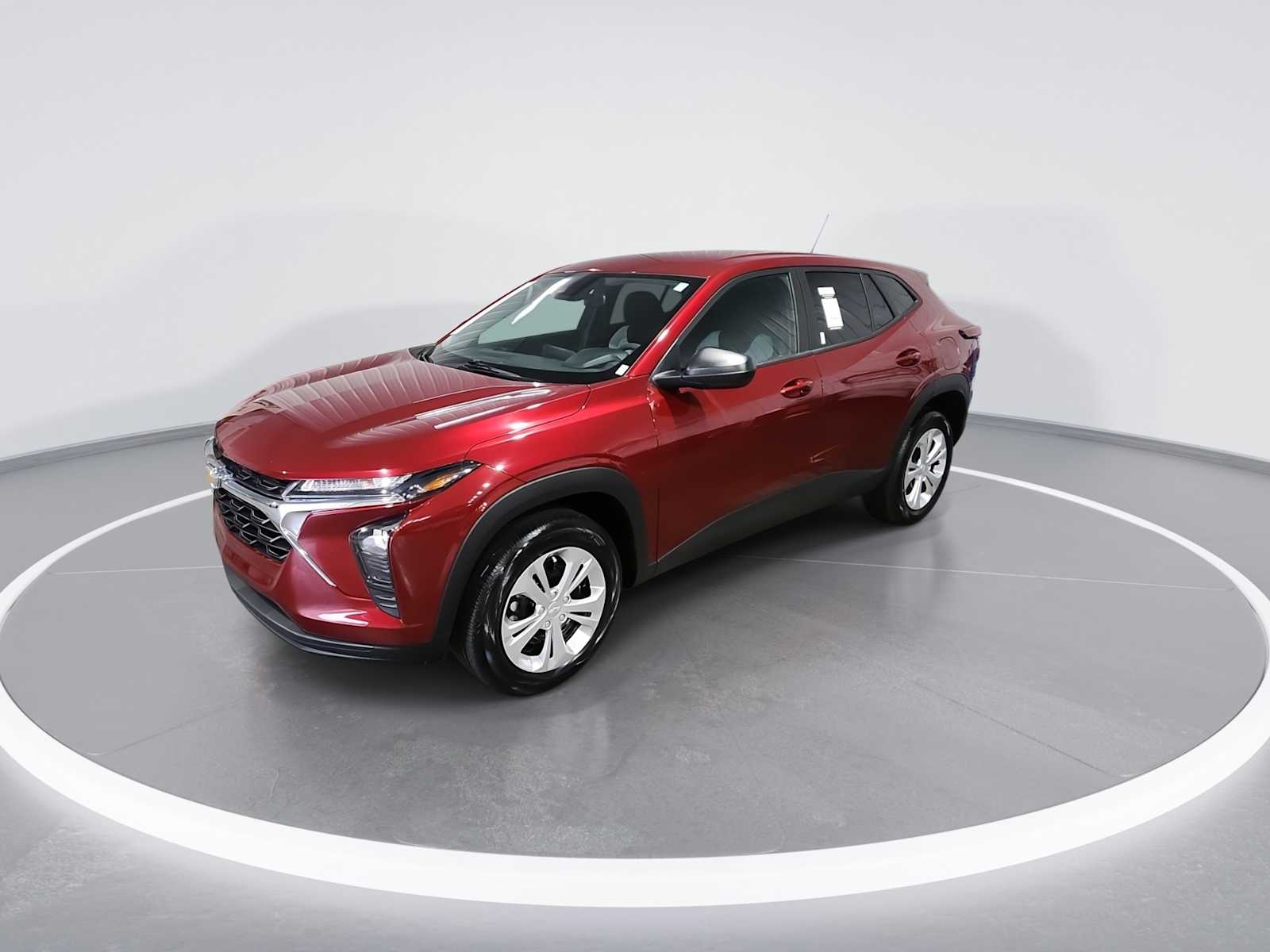 2025 Chevrolet Trax LS photo 4
