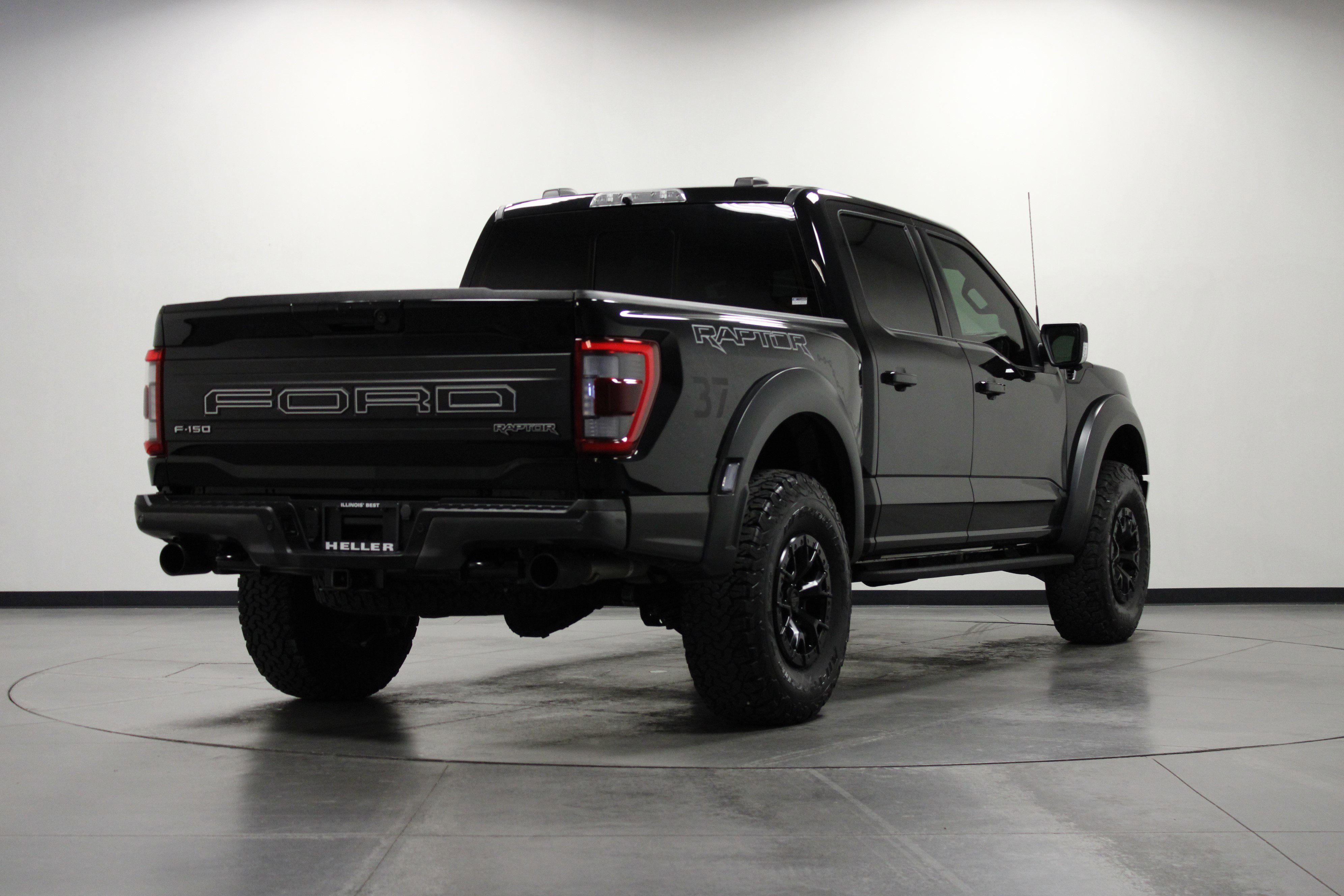 2023 Ford F-150 Raptor photo 3