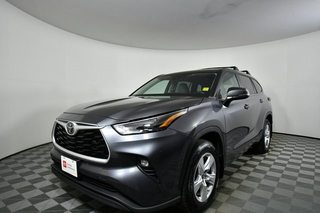 2023 Toyota Highlander L photo 2