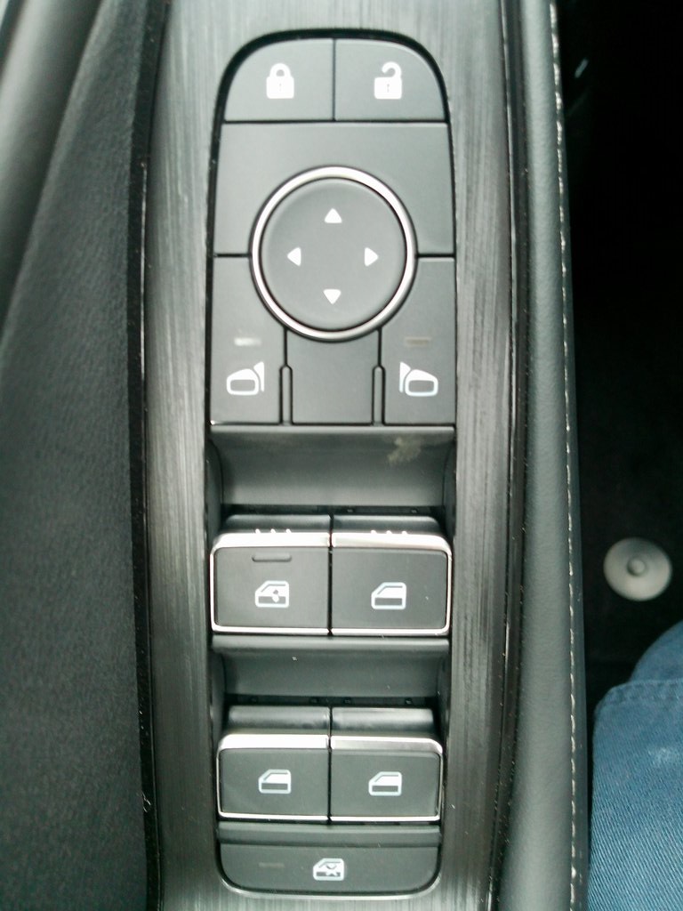 2025 Nissan Rogue SL photo 43