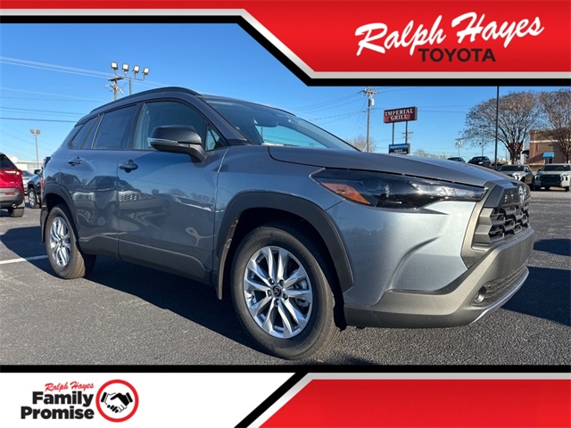 2026 Toyota Corolla Cross LE's photo