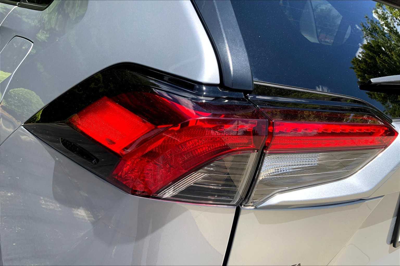2023 Toyota RAV4 XLE photo 25